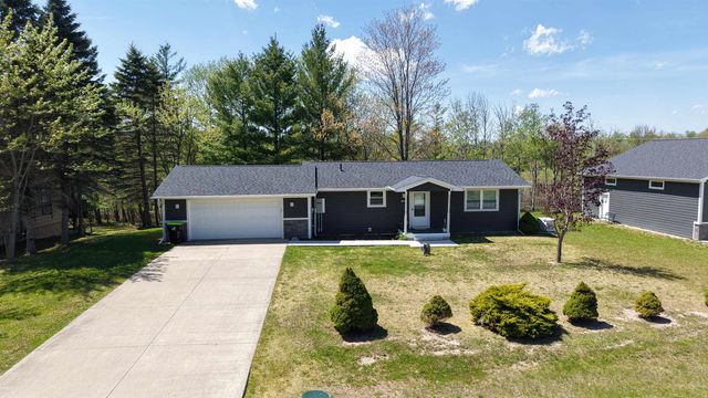 1990 Huntington Circle, Gladwin, MI 48624