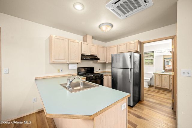 6137 Dallas LN, Bonners Ferry, ID 83805