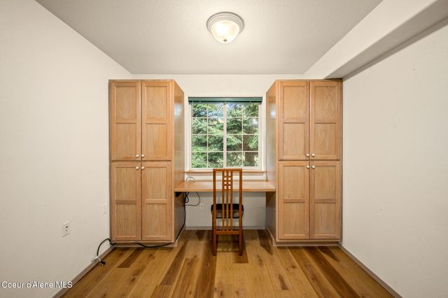 6137 Dallas LN, Bonners Ferry, ID 83805