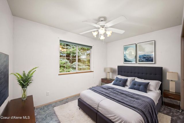 6137 Dallas LN, Bonners Ferry, ID 83805