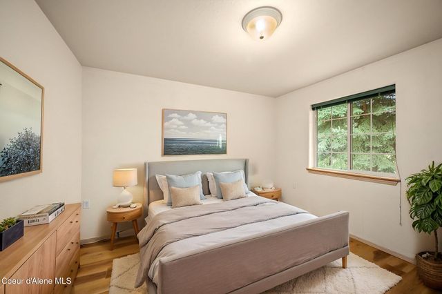 6137 Dallas LN, Bonners Ferry, ID 83805