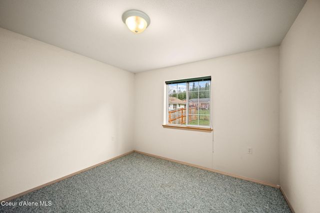 6137 Dallas LN, Bonners Ferry, ID 83805