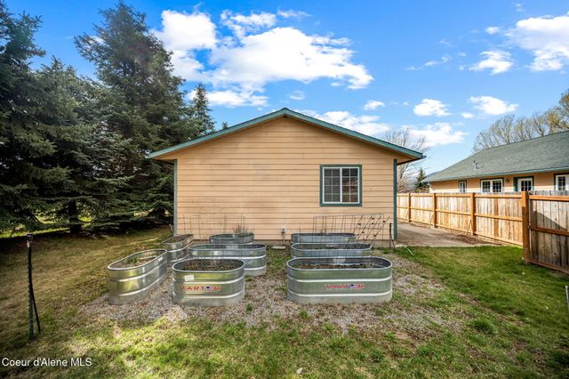 6137 Dallas LN, Bonners Ferry, ID 83805