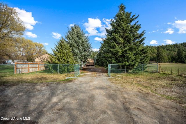 6137 Dallas LN, Bonners Ferry, ID 83805