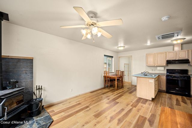 6137 Dallas LN, Bonners Ferry, ID 83805