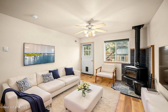 6137 Dallas LN, Bonners Ferry, ID 83805