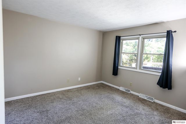 601 N Martin Drive, Bellevue, NE 68005