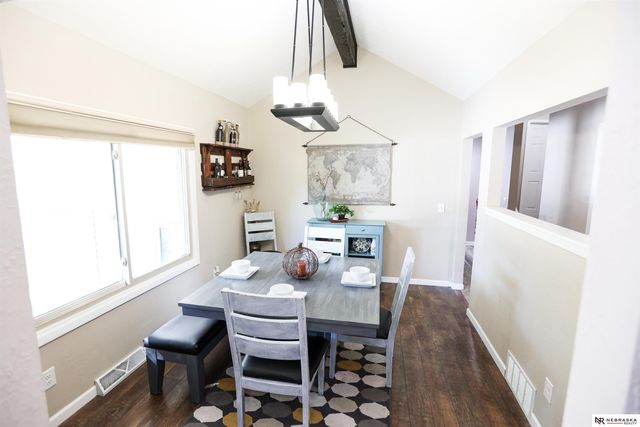 601 N Martin Drive, Bellevue, NE 68005