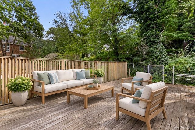 44 Chestnut Avenue, Setauket, NY 11733