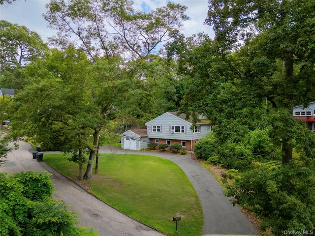 44 Chestnut Avenue, Setauket, NY 11733