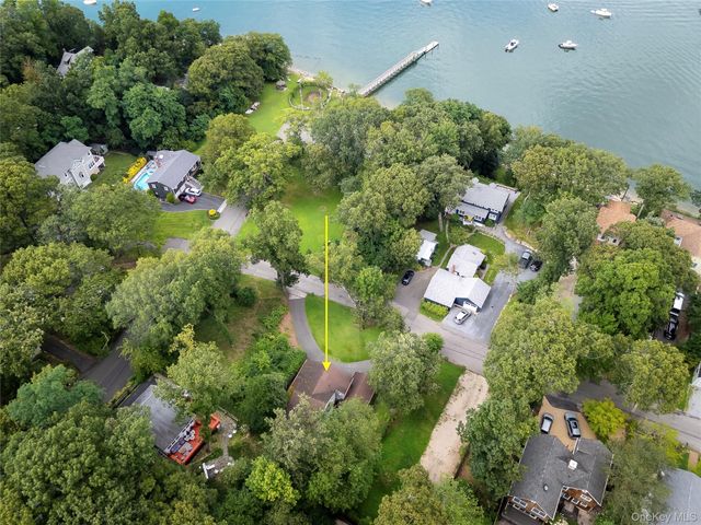 44 Chestnut Avenue, Setauket, NY 11733