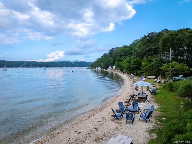 44 Chestnut Avenue, Setauket, NY 11733