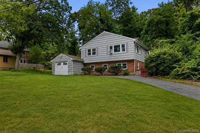 44 Chestnut Avenue, Setauket, NY 11733