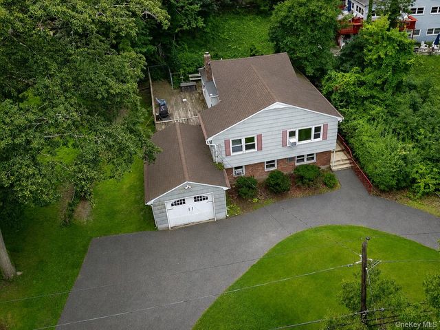 44 Chestnut Avenue, Setauket, NY 11733