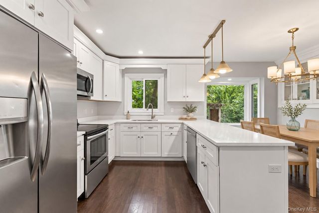 44 Chestnut Avenue, Setauket, NY 11733