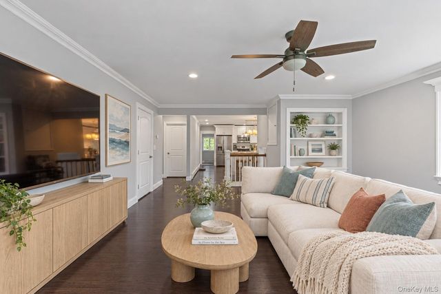 44 Chestnut Avenue, Setauket, NY 11733