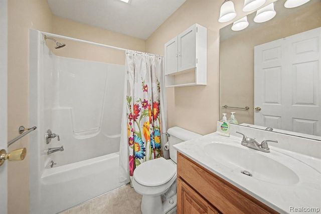 120 Stoli Court, Onsted, MI 49265