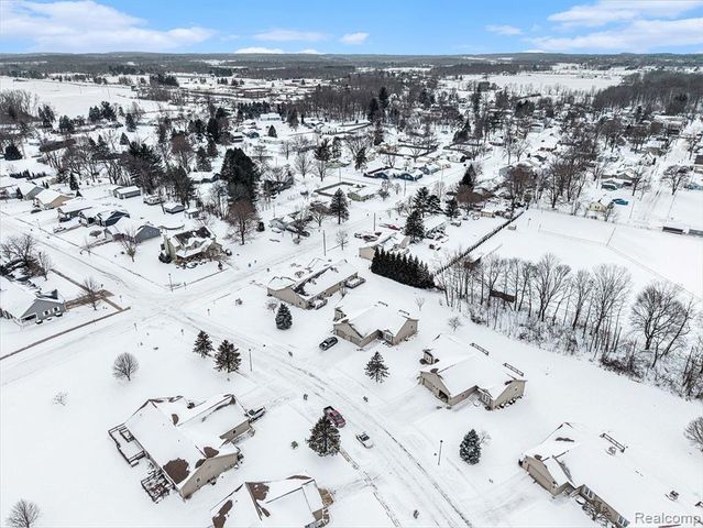 120 Stoli Court, Onsted, MI 49265