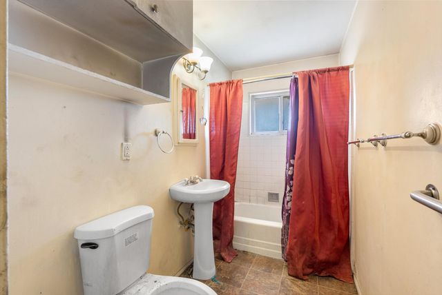 8116 Kathryn Avenue SE, Albuquerque, NM 87108