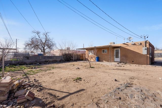 8116 Kathryn Avenue SE, Albuquerque, NM 87108