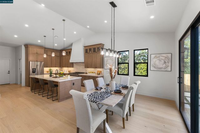 3194 Surmont Dr, Lafayette, CA 94549