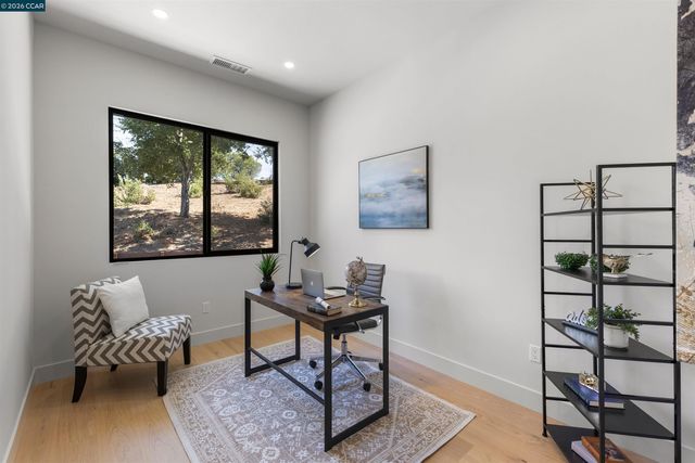 3194 Surmont Dr, Lafayette, CA 94549