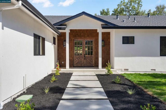 3194 Surmont Dr, Lafayette, CA 94549