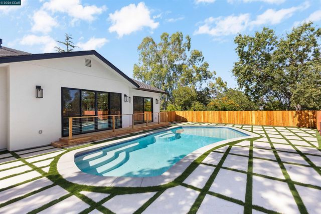 3194 Surmont Dr, Lafayette, CA 94549