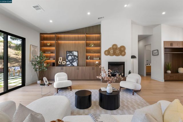 3194 Surmont Dr, Lafayette, CA 94549