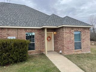 122 Lindas Creek Lane, Weatherford, TX 76088