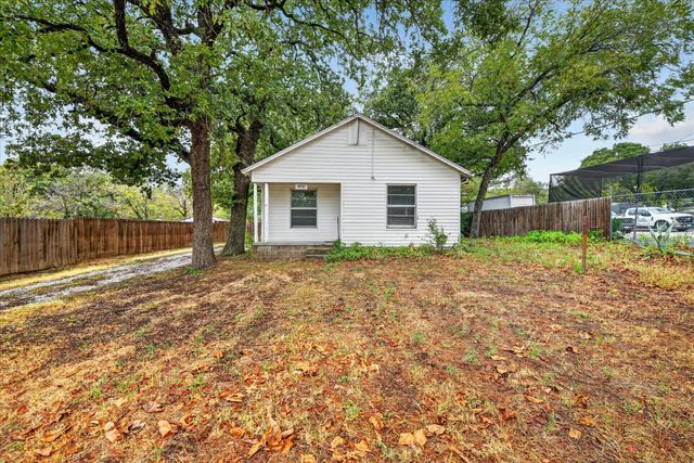 3009 Caddo Trail, Lake Worth, TX 76135