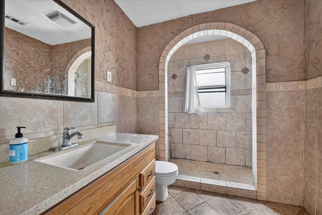 3009 Caddo Trail, Lake Worth, TX 76135