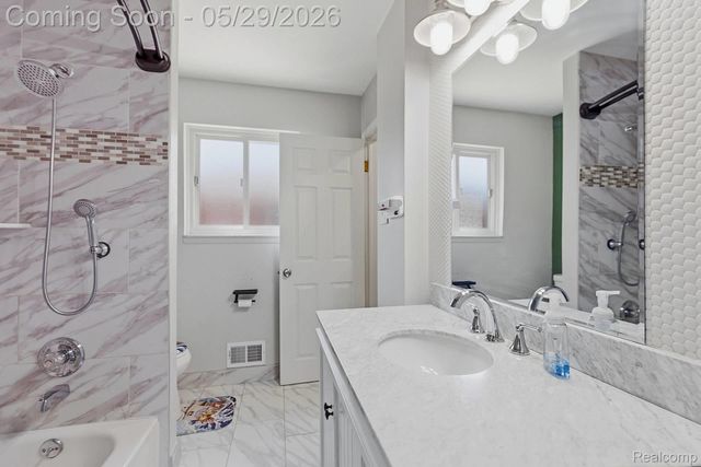 27904 Glenwood Street, St. Clair Shores, MI 48081