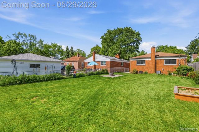 27904 Glenwood Street, St. Clair Shores, MI 48081