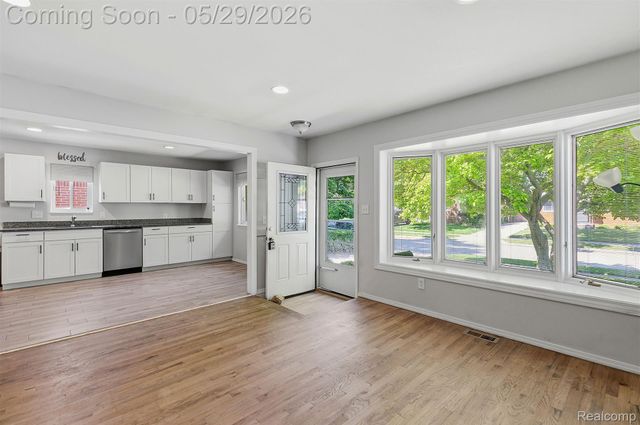 27904 Glenwood Street, St. Clair Shores, MI 48081