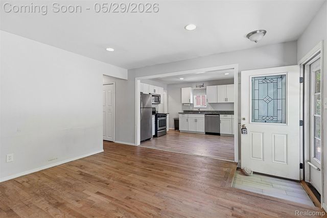 27904 Glenwood Street, St. Clair Shores, MI 48081