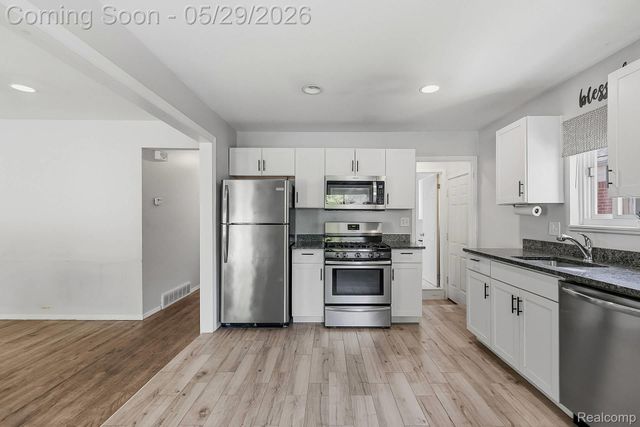 27904 Glenwood Street, St. Clair Shores, MI 48081