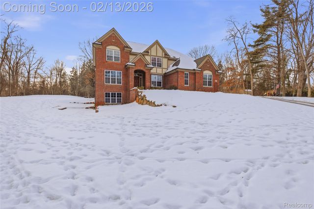 30158 Rosemond Court, Franklin Village, MI 48025