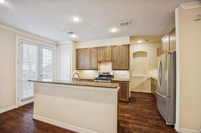 1511 Reinerman Street, Houston, TX 77007