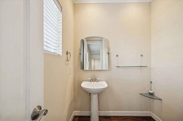 1511 Reinerman Street, Houston, TX 77007