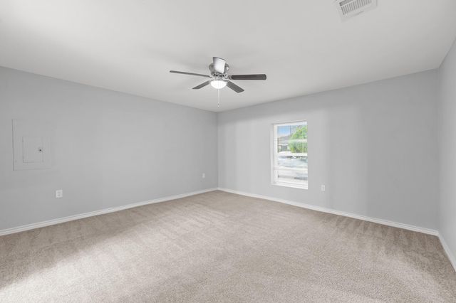 4802 Hannas Reef Drive, Bacliff, TX 77518
