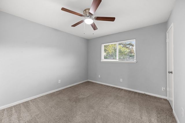 4802 Hannas Reef Drive, Bacliff, TX 77518