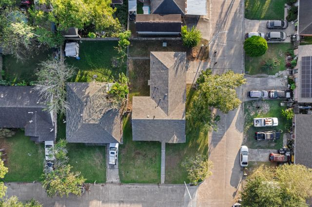 4802 Hannas Reef Drive, Bacliff, TX 77518