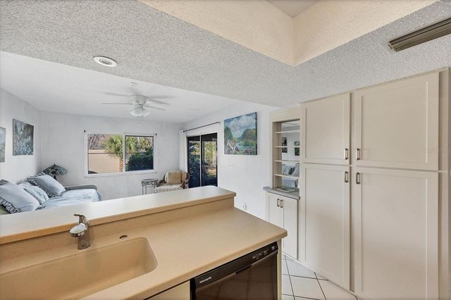 3416 MONTILLA COURT 8405, Sarasota, FL 34232