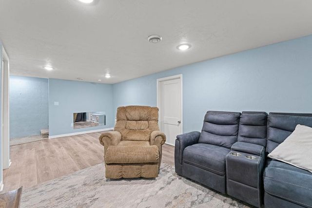 1001 FIELDCREST DRIVE, Menasha, WI 54952