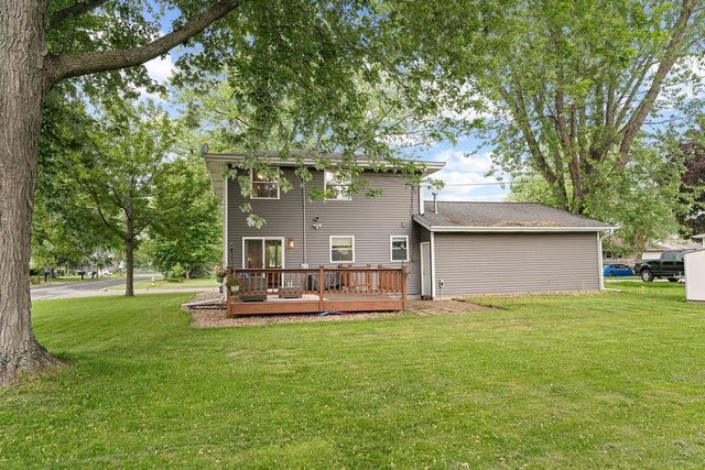 1001 FIELDCREST DRIVE, Menasha, WI 54952