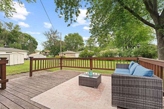 1001 FIELDCREST DRIVE, Menasha, WI 54952