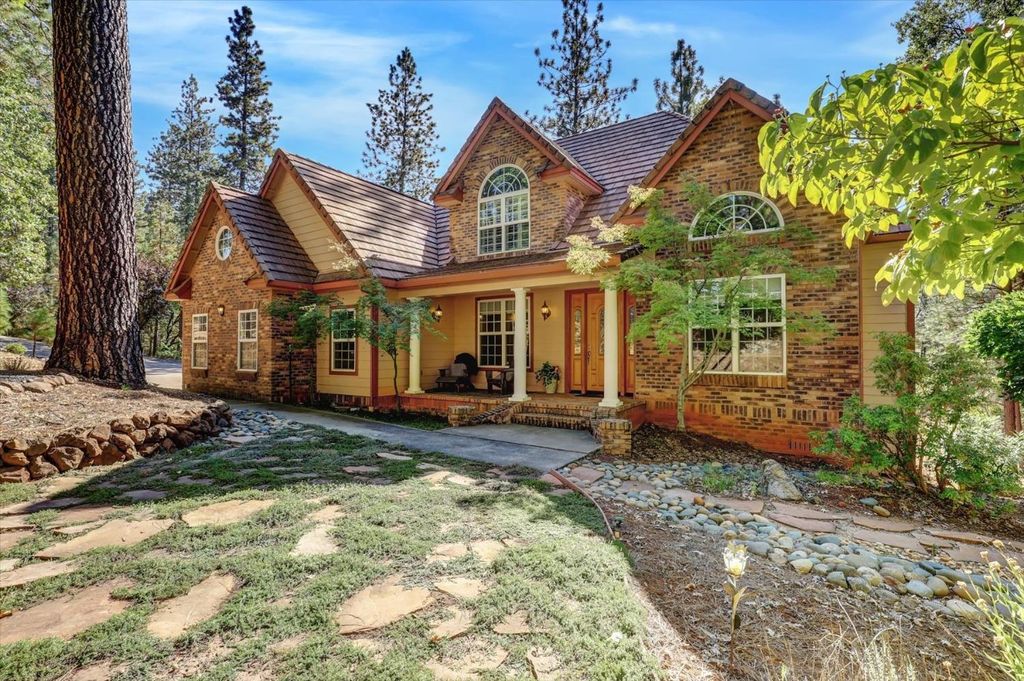 11722 Logans Run Ct, Grass Valley, CA 95945