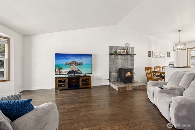 306 Maple Drive N, Eatonville, WA 98328