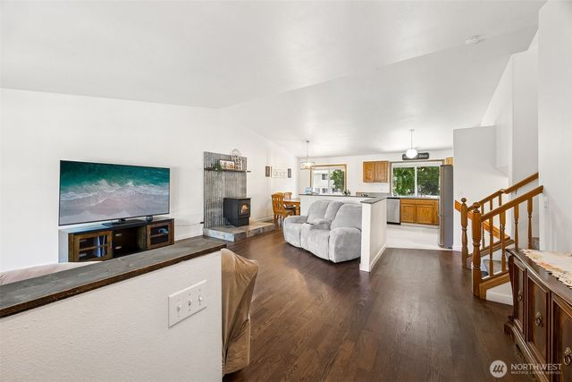 306 Maple Drive N, Eatonville, WA 98328